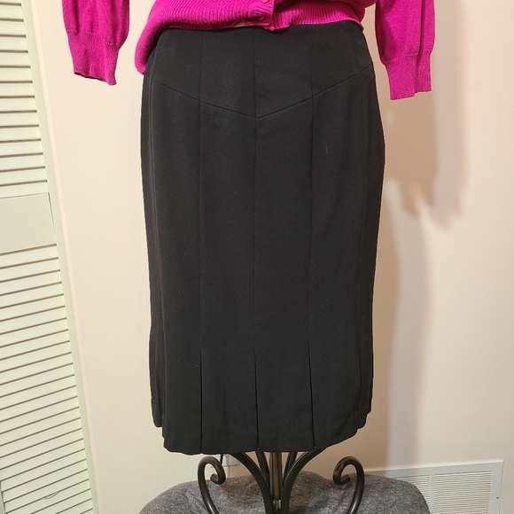 City Silk Dresses & Skirts - Black midi skirt with semi pocket pleats 4